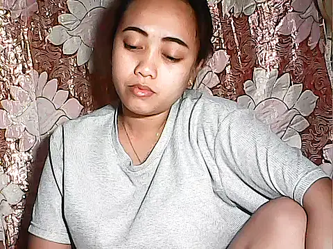 Snapshot of Pinay_Chubby20 chatting on 10.01.25 Pinay Chubby20 online show from 10.01.25