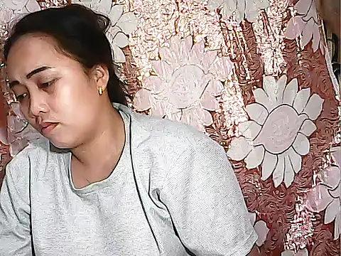 Snapshot of Pinay_Chubby20 chatting on 10.07.25 Pinay Chubby20 online show from 10.07.25