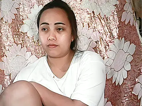 Snapshot of Pinay_Chubby20 chatting on 10.17.25 Pinay Chubby20 online show from 10.17.25