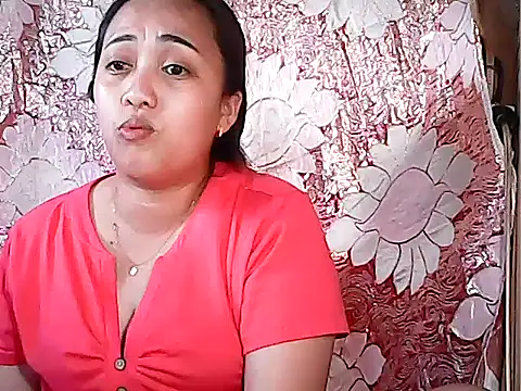 Snapshot of Pinay_Chubby20 chatting on 10.20.25 Pinay Chubby20 online show from 10.20.25