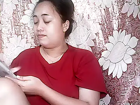 Snapshot of Pinay_Chubby20 chatting on 10.21.25 Pinay Chubby20 online show from 10.21.25