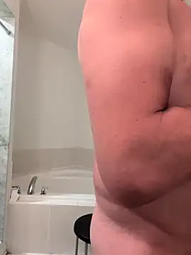 Snapshot of cloudymatt chatting on 10.11.25 cloudymatt online show from 10.11.25