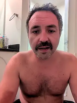 Snapshot of cloudymatt chatting on 10.18.25 cloudymatt online show from 10.18.25