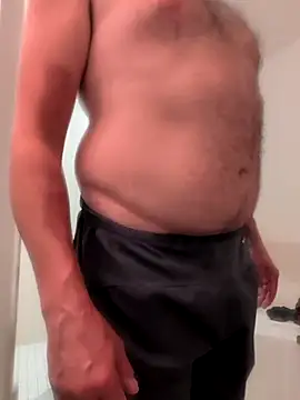 Snapshot of cloudymatt chatting on 10.23.25 cloudymatt online show from 10.23.25