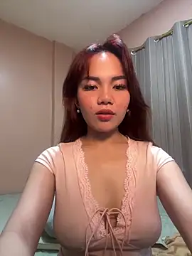 Snapshot of expnsivecandy chatting on 04.18.26 expnsivecandy online show from 04.18.26