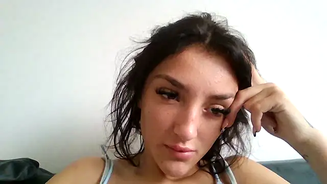 naughtybella05 online show from 10.22.25