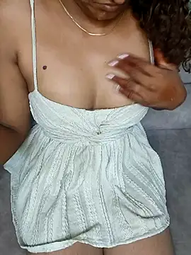 Snapshot of Tamilpallavi chatting on 05.04.26 Tamilpallavi online show from 05.04.26