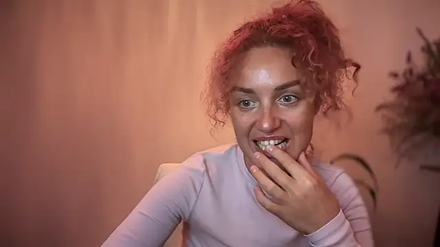 Reddgiirl online show from 10.28.25