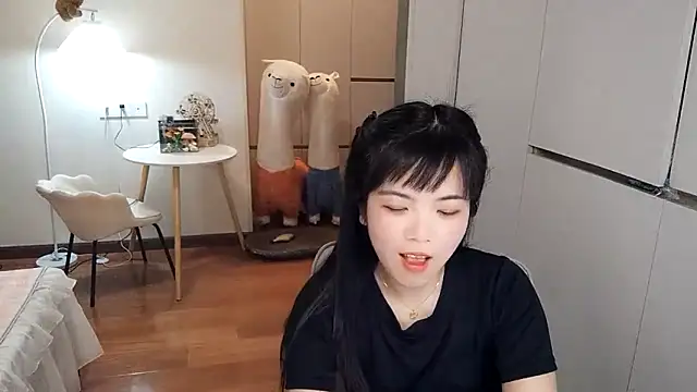 Snapshot of XiaoAnQi chatting on 10.21.25 XiaoAnQi online show from 10.21.25