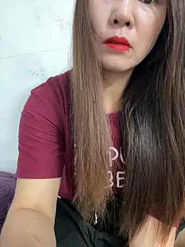 Snapshot of Moan_Mary chatting on 11.04.25 Moan Mary online show from 11.04.25