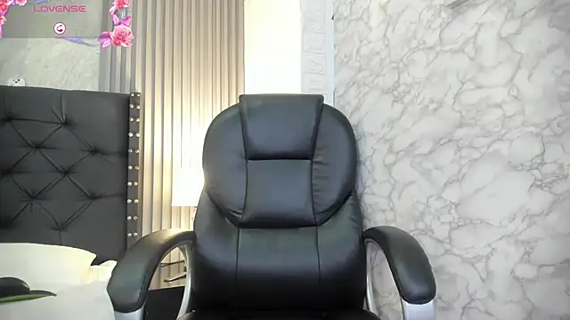 andrea  hills online show from 09.12.25