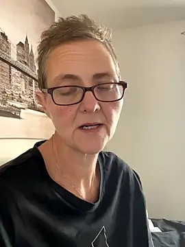 Curvy-Jinx online show from 10.09.25