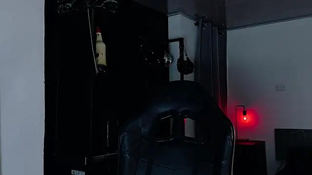 Angelabl0odborne online show from 10.19.25