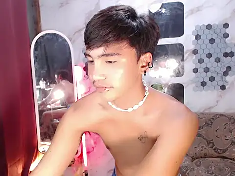 Snapshot of xblack_clover chatting on 11.05.25 xblack clover online show from 11.05.25