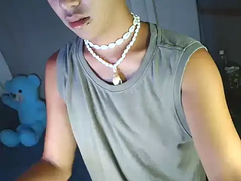 Snapshot of xblack_clover chatting on 11.17.25 xblack clover online show from 11.17.25