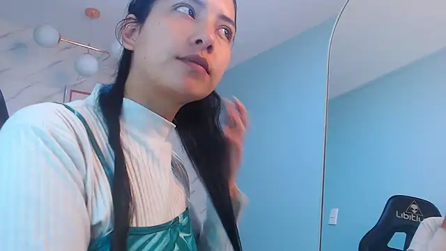 victoria hernandez t  online show from 03.31.26