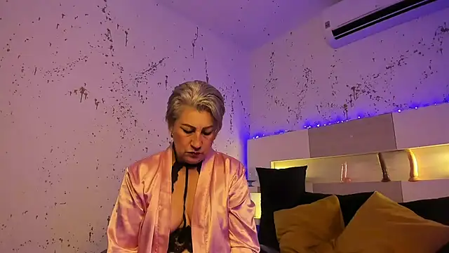 Snapshot of JaddeWalker chatting on 11.09.25 JaddeWalker online show from 11.09.25