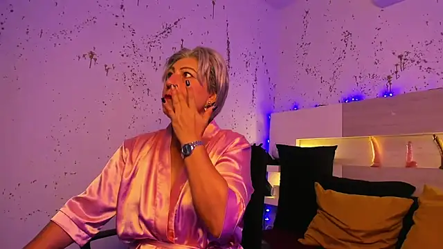 Snapshot of JaddeWalker chatting on 11.15.25 JaddeWalker online show from 11.15.25