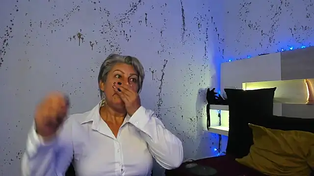 Snapshot of JaddeWalker chatting on 11.16.25 JaddeWalker online show from 11.16.25