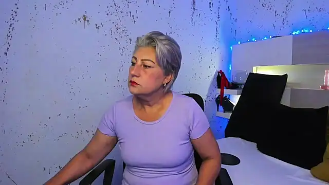 Snapshot of JaddeWalker chatting on 11.22.25 JaddeWalker online show from 11.22.25