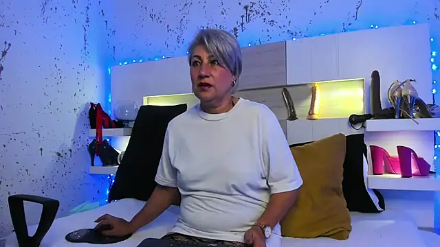 Snapshot of JaddeWalker chatting on 11.27.25 JaddeWalker online show from 11.27.25