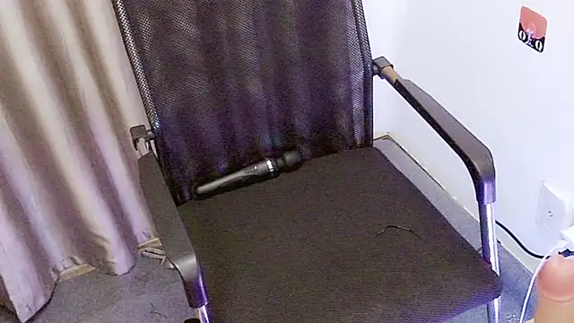 Snapshot of ALy-Lush chatting on 12.20.25 ALy-Lush online show from 12.20.25