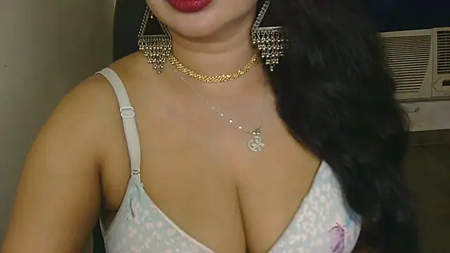 Snapshot of QUEEN_SAKHI- chatting on 09.19.25 QUEEN SAKHI- online show from 09.19.25