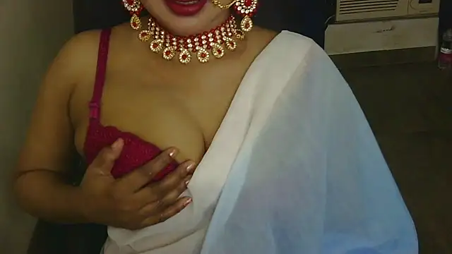 Snapshot of QUEEN_SAKHI- chatting on 09.28.25 QUEEN SAKHI- online show from 09.28.25