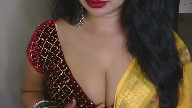 Snapshot of QUEEN_SAKHI- chatting on 10.19.25 QUEEN SAKHI- online show from 10.19.25