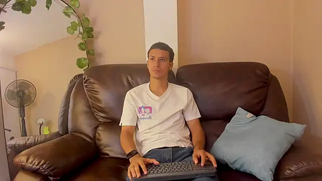 Snapshot of Marcus_Jeron chatting on 07.17.26 Marcus Jeron online show from 07.17.26