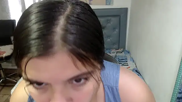 sarah aguilar online show from 04.15.26