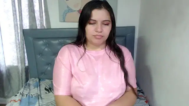Snapshot of sarah_aguilar chatting on 04.17.26 sarah aguilar online show from 04.17.26