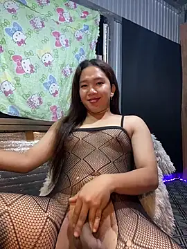 Snapshot of slut_clio chatting on 04.14.26 slut clio online show from 04.14.26