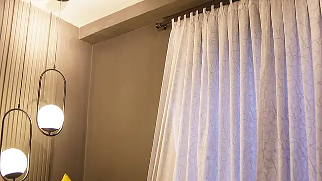 Ariaa Isabell online show from 04.15.26