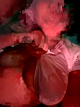 Snapshot of Theredcorazon chatting on 12.02.25 Theredcorazon online show from 12.02.25