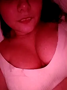 Snapshot of Theredcorazon chatting on 12.05.25 Theredcorazon online show from 12.05.25