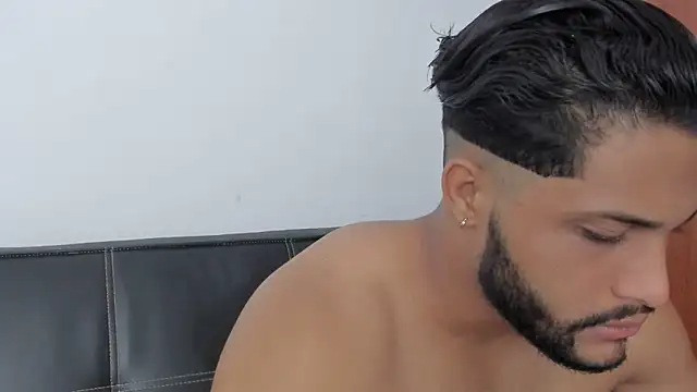 Pier Simons online show from 12.18.25