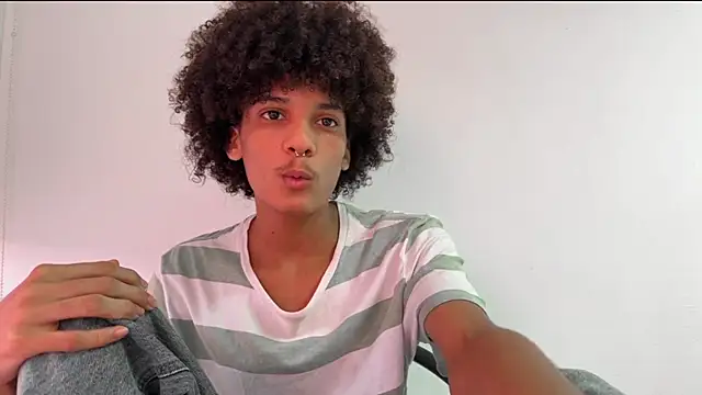 Max Rain online show from 10.28.25