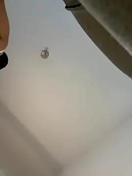 Chloe Leaozinho online show from 11.10.25