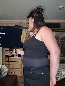 Snapshot of Britania666 chatting on 04.23.26 Britania666 online show from 04.23.26
