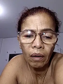 Snapshot of Merybeks chatting on 02.14.26 Merybeks online show from 02.14.26