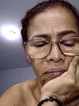 Snapshot of Merybeks chatting on 02.15.26 Merybeks online show from 02.15.26