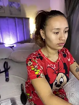 juliana-mancini online show from 04.09.26