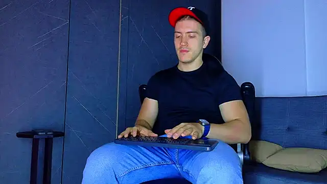 Snapshot of ALANNFERRER chatting on 02.02.26 ALANNFERRER online show from 02.02.26