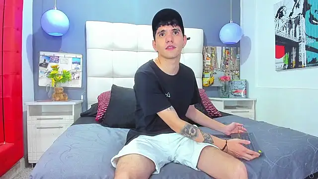 Matteo12  online show from 10.26.25