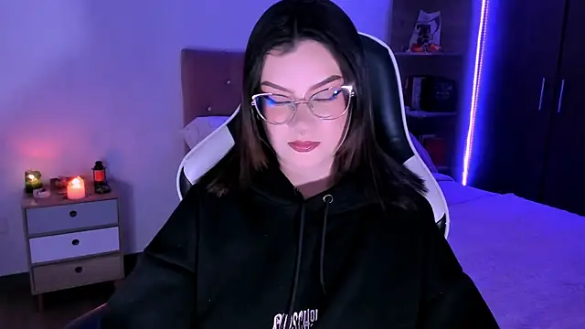 OphelianaRose33 online show from 10.30.25