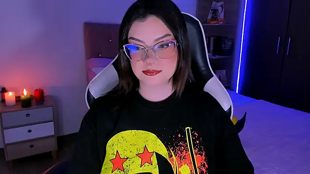 OphelianaRose33 online show from 11.15.25