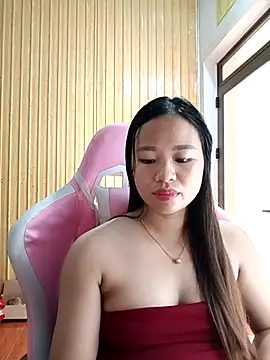 Snapshot of Na_na90 chatting on 10.02.25 Na na90 online show from 10.02.25