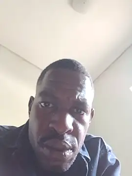 Snapshot of Fizozoo chatting on 09.13.25 Fizozoo online show from 09.13.25