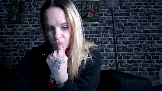 Snapshot of SexyMilf_37 chatting on 05.11.26 SexyMilf 37 online show from 05.11.26